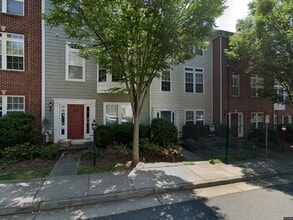 Building Photo - 906 Bing Ln