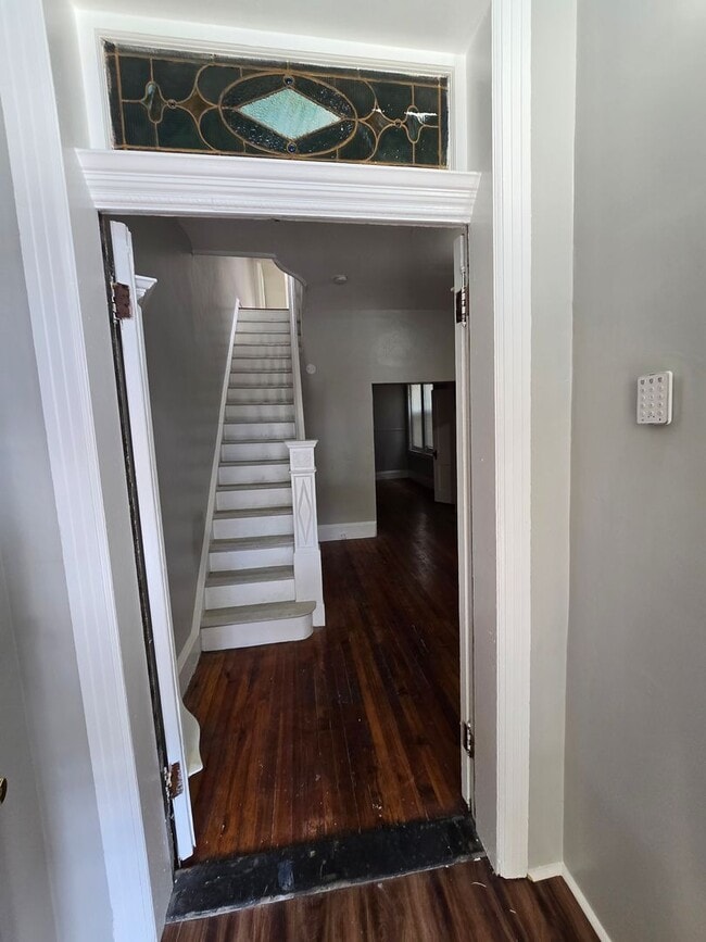 Building Photo - 2435 N 25th St