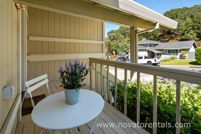 Building Photo - 32 Spinosa Way