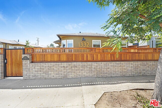 Building Photo - 1332 Ocean Park Blvd