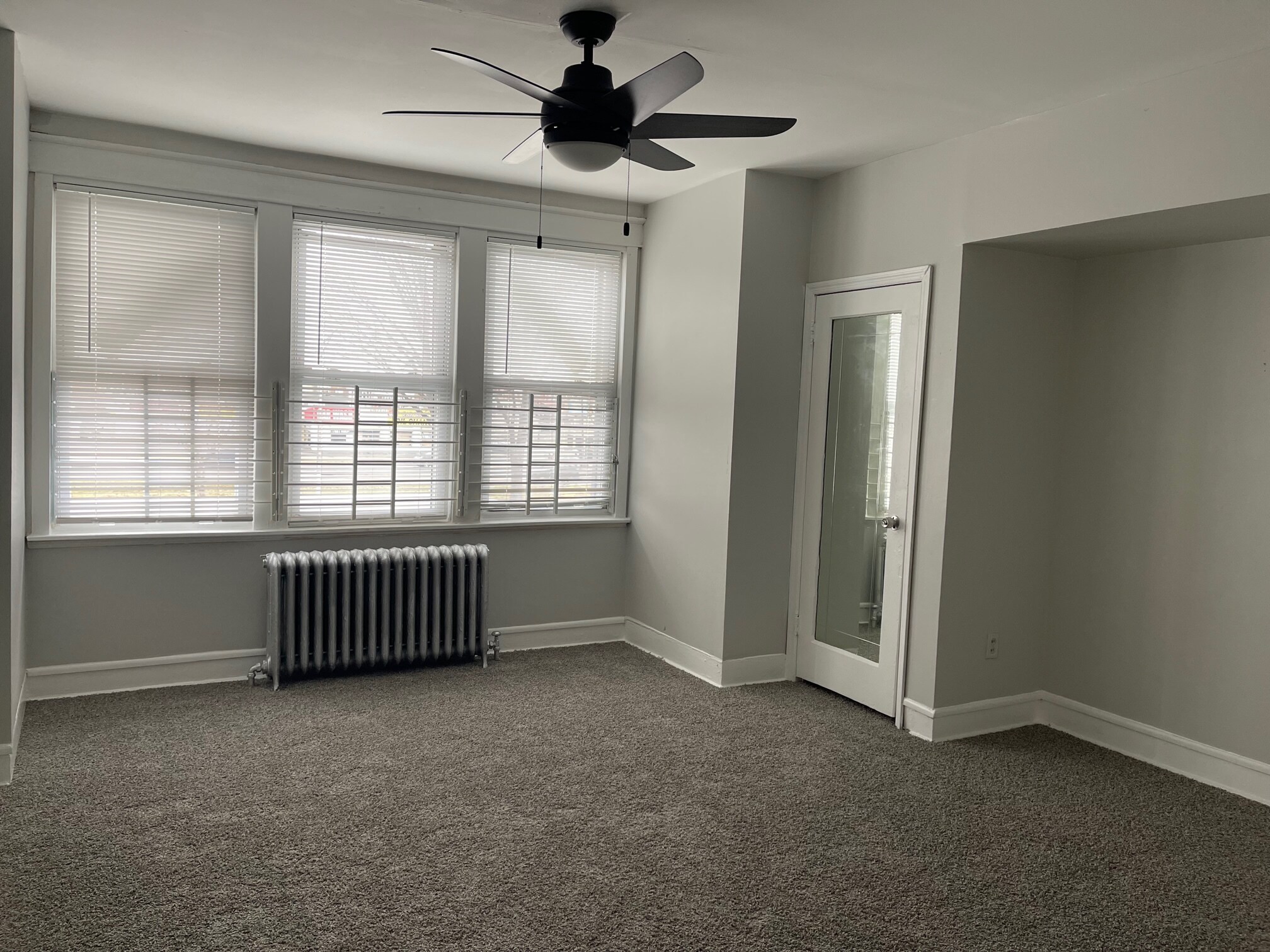 Building Photo - 4123 E Roosevelt Blvd
