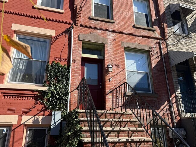 Building Photo - 60 Astor Pl