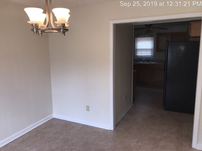 Building Photo - 7035 Darnell St