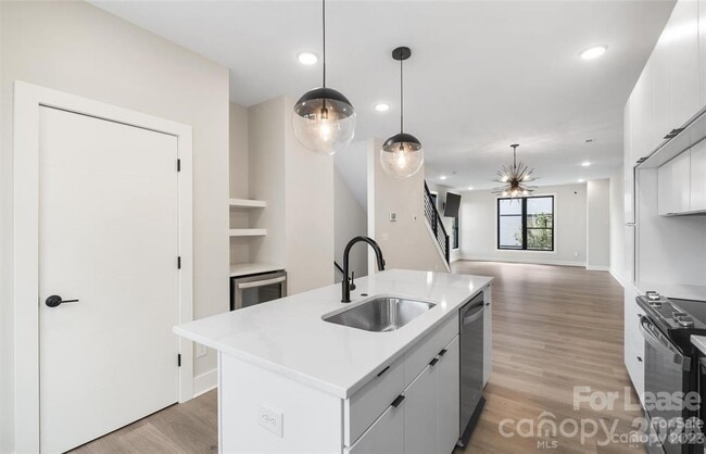 Building Photo - 4523 Radler Ct