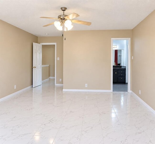 Building Photo - 720 Justeford Dr