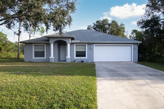 Primary Photo - Annual Rental in North Port!