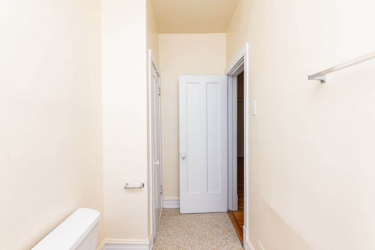 Building Photo - 2480 N Lincoln Ave