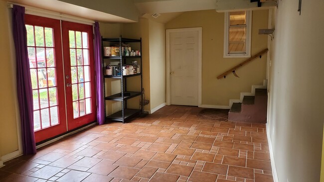 Building Photo - 4 Bedroom House for Rent