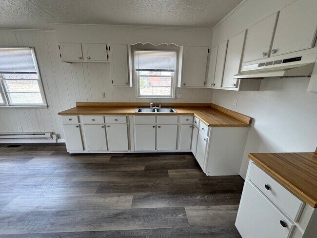 Building Photo - 3/1 in Shelby, NC