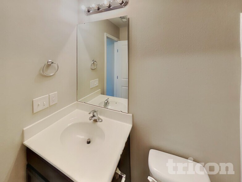 Building Photo - 5322 Northridge Dr