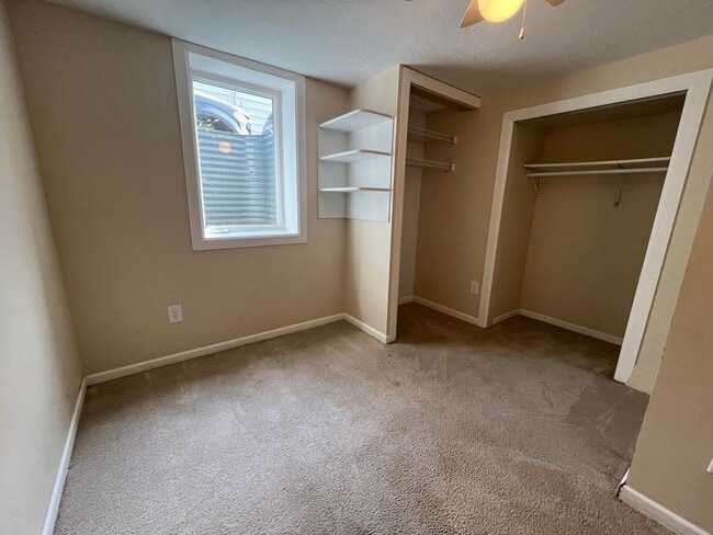 Building Photo - 3 Bed/1 Bath with Bonus Room and Fully Fenced in Yard!