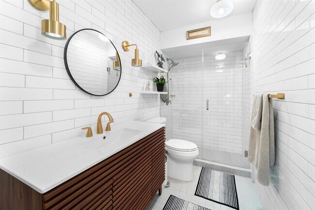 Building Photo - 3000 NE 16th Ave