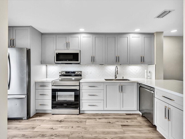 Building Photo - 1381 NW 99th Ave