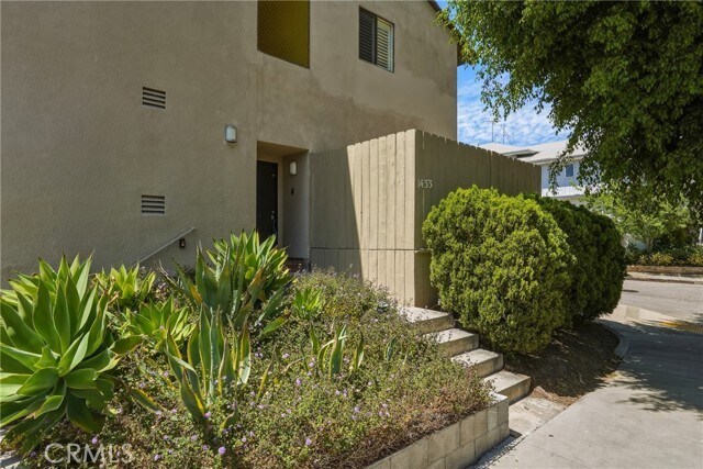 Building Photo - 1433 S Beverly Dr