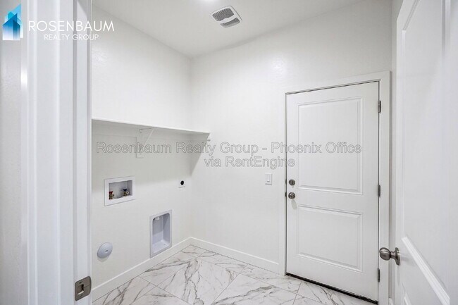 Building Photo - 10919 W Carmelita Cir