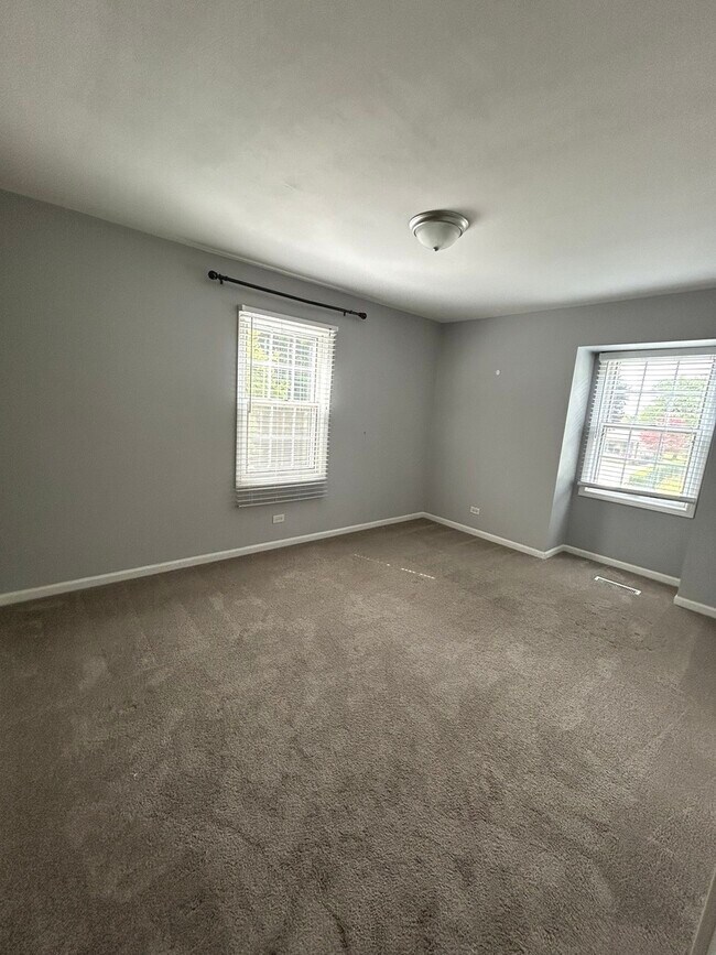 Building Photo - 10S450 Wind Jammer Ln