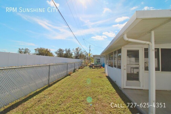 Building Photo - Charming Unfurnished 2-Bedroom Home in 55+...