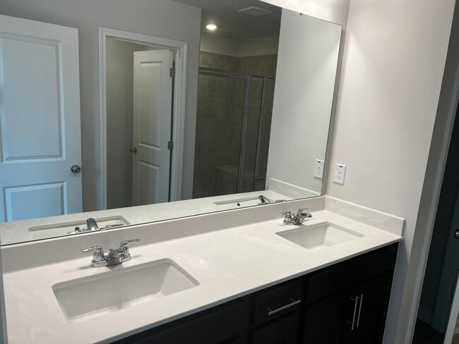 Building Photo - 4941 Arkose Dr