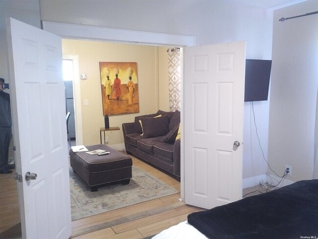 Building Photo - 164-03 119th Ave