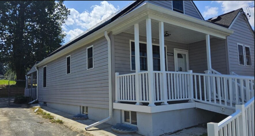 Building Photo - 3107 California Ave