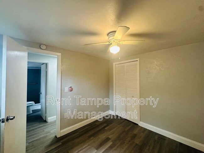 Building Photo - 1026 1/2 19th St S Apt A