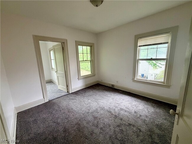 Building Photo - 3430 Beechwood Ave
