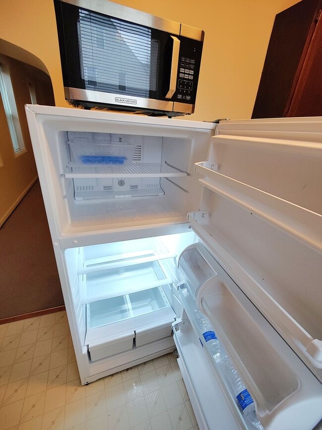 Building Photo - *Spacious 1BD/1BA 2nd Floor Apartment for rent in Dormont*