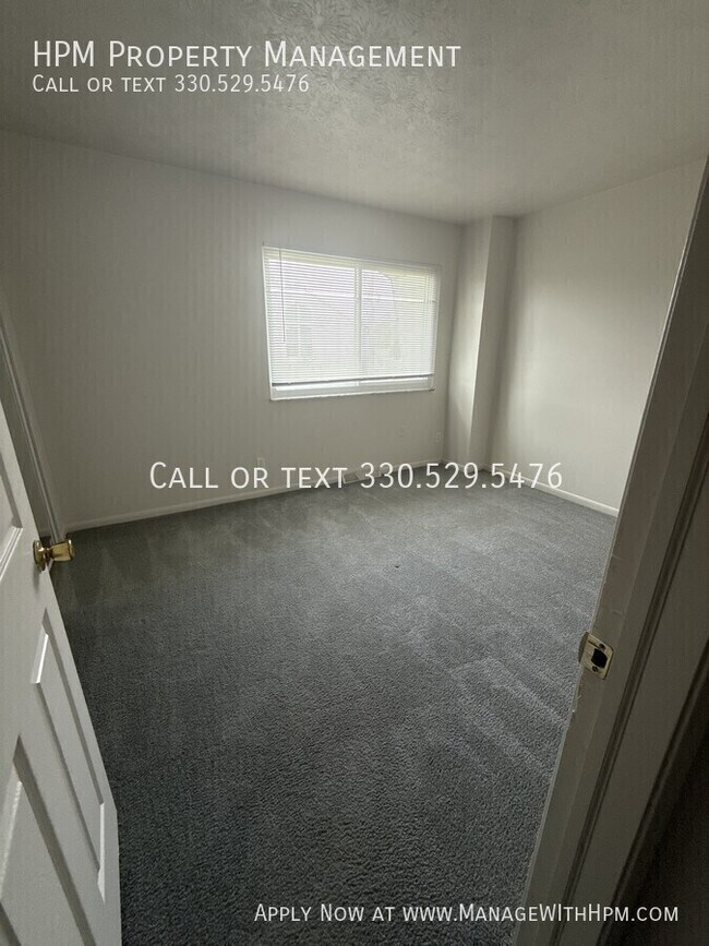 Building Photo - 143 W Overdale Dr