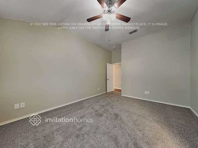 Building Photo - 8175 Spruce Valley Dr