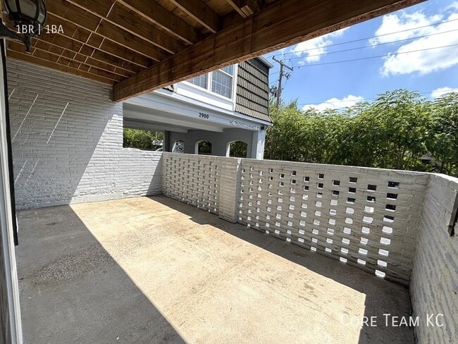 Building Photo - 2900 W 53rd St