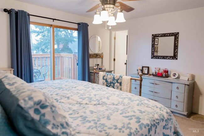 Building Photo - 2565 N 3rd E St