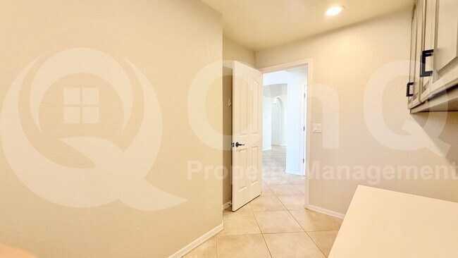 Building Photo - 10188 E Cortez Dr