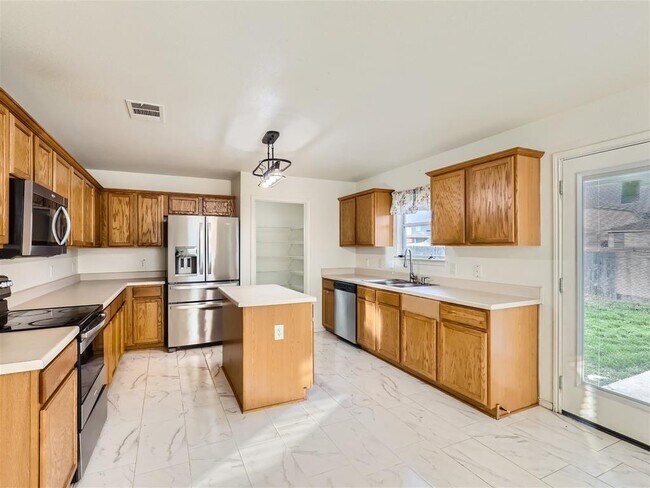 Building Photo - 13313 John Tyler St