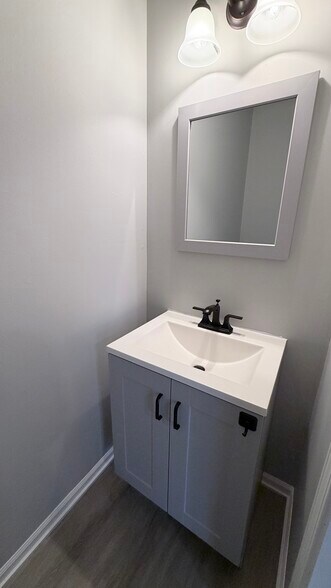 Building Photo - 721 Sunfish Pt