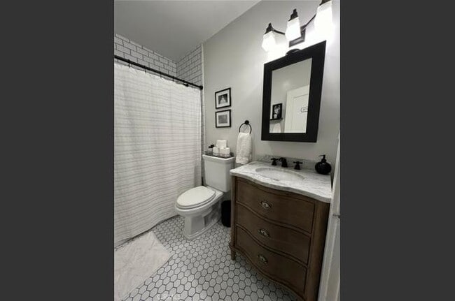 Building Photo - 1649 Mar Vista Ave