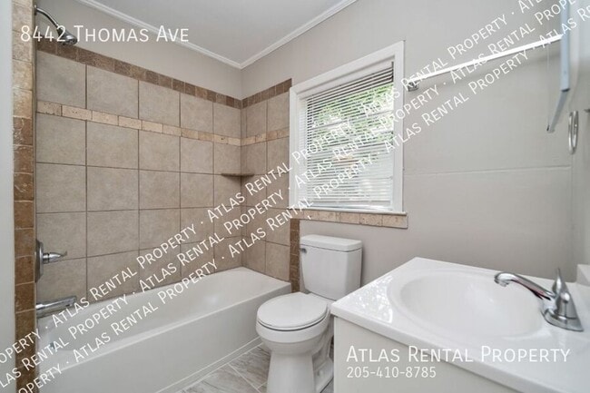 Building Photo - 8442 Thomas Ave