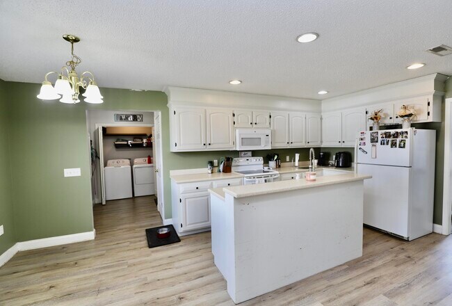 Building Photo - 3245 Arborwood Dr