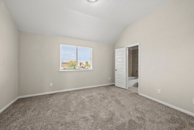 Building Photo - 2203 Rocky Shores Ln