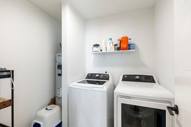Building Photo - Rent: $2100; 3 bed