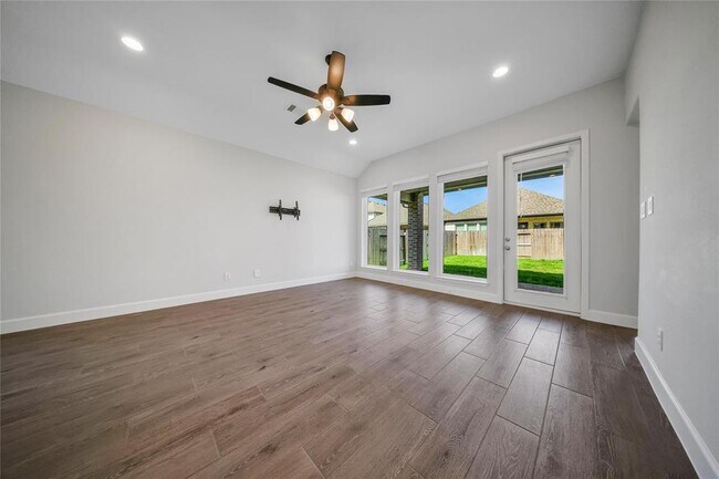 Building Photo - 615 Sand Branch Dr