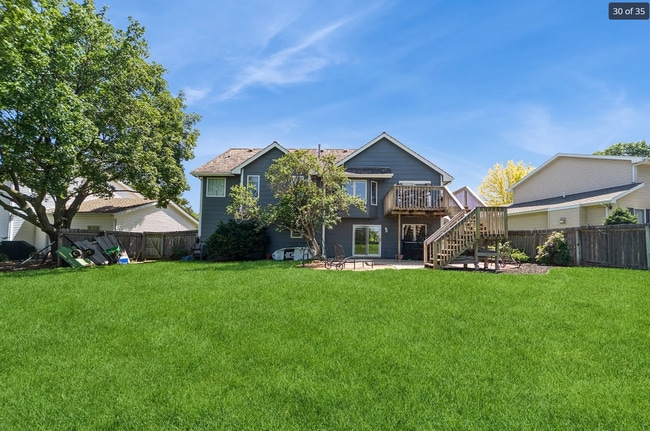 Building Photo - Desirable Clive Home with Easy Metro Access