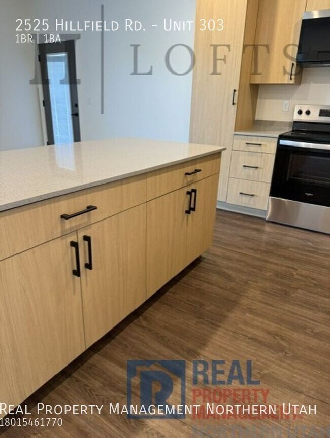 Building Photo - 2525 Hillfield Rd.-Unit 303