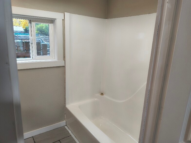 Building Photo - 9035 SE Division St