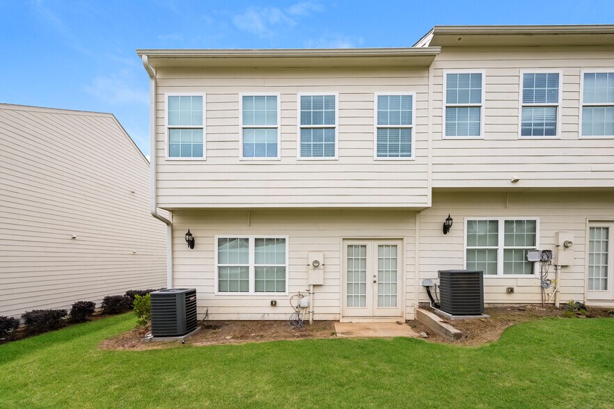 Building Photo - 227 Riley Cir