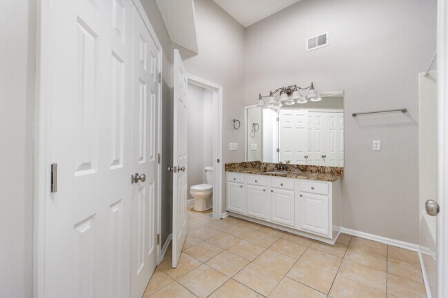 Building Photo - 533 Millpond Rd