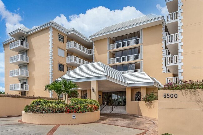 Building Photo - 6500 Sunset Way