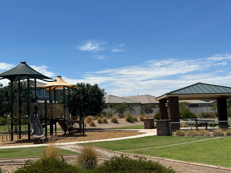 Building Photo - 2518 W Novak Way