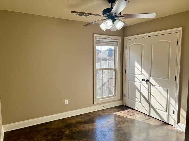 Building Photo - 6057 Beaver Creek Ln