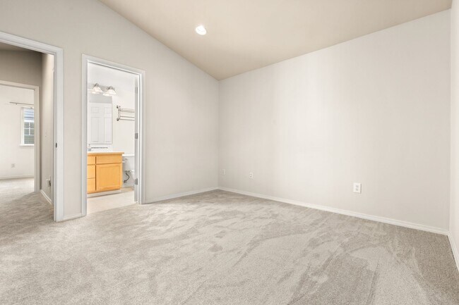 Building Photo - 2bd/1.5ba Seattle Townhouse