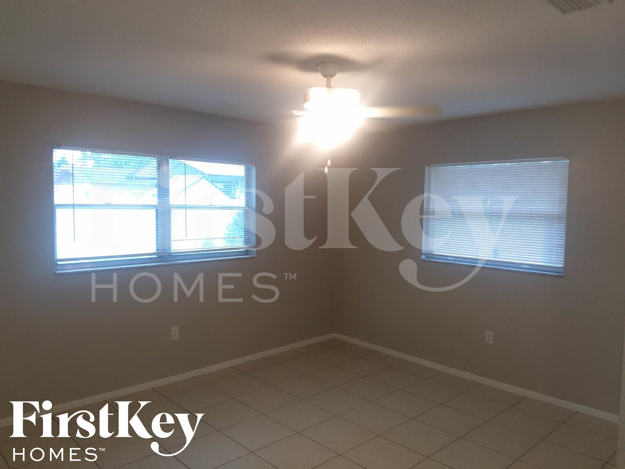 Building Photo - 3109 22nd Ave W